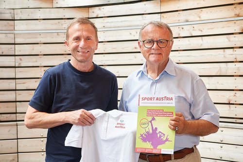 ÖFB-Präsident Klaus Mitterdorfer (li.) und Sport Austria-Präsident Hans Niessl. Foto: Sport Austria/Leo Hagen